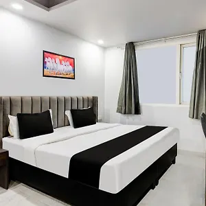 https://super-collection-o-shalimar-bagh.hotelsdelhi.org